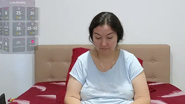 BBW MILF 4U online show from 10.23.25