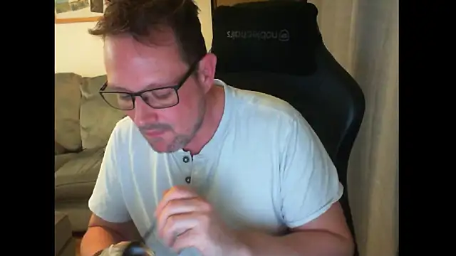 Snapshot of ZebedeePirate chatting on 02.01.25 ZebedeePirate online show from 02.01.25