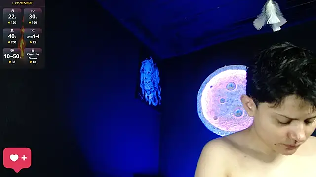 Snapshot of girl_intense444 chatting on 10.01.25 girl intense444 online show from 10.01.25