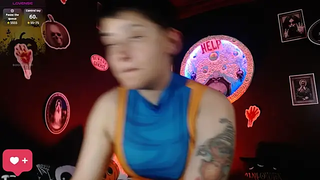 Snapshot of girl_intense444 chatting on 10.19.25 girl intense444 online show from 10.19.25