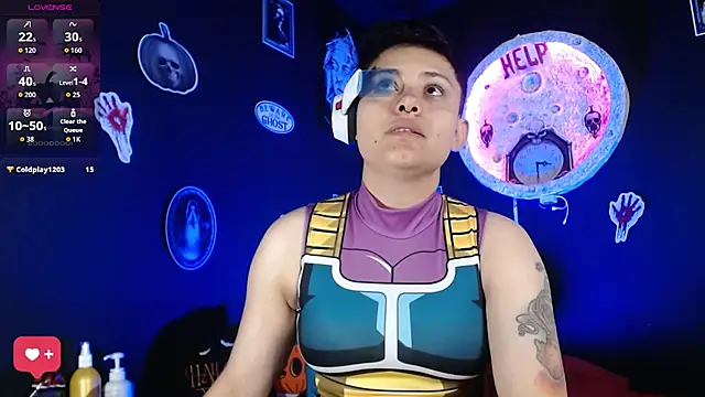 Snapshot of girl_intense444 chatting on 10.31.25 girl intense444 online show from 10.31.25