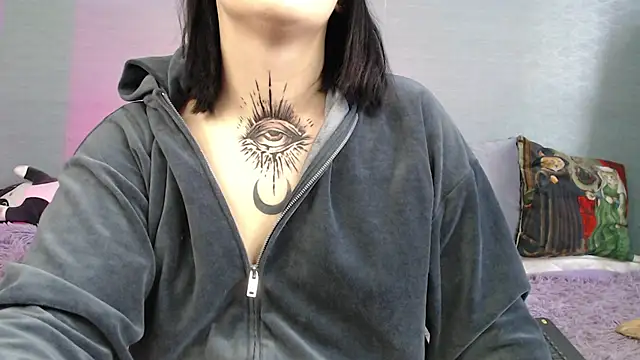 Snapshot of ivamayy chatting on 10.15.25 ivamayy online show from 10.15.25