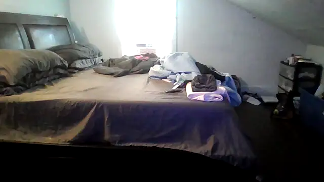 Snapshot of ReeferMadness59 chatting on 10.06.25 ReeferMadness59 online show from 10.06.25