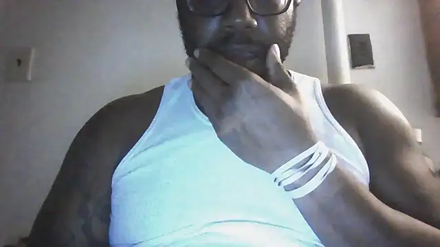 Snapshot of ReeferMadness59 chatting on 10.07.25 ReeferMadness59 online show from 10.07.25