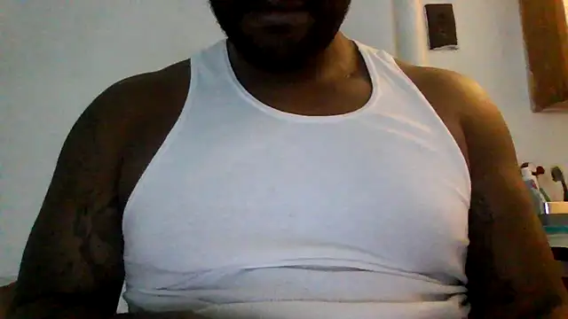 Snapshot of ReeferMadness59 chatting on 10.11.25 ReeferMadness59 online show from 10.11.25