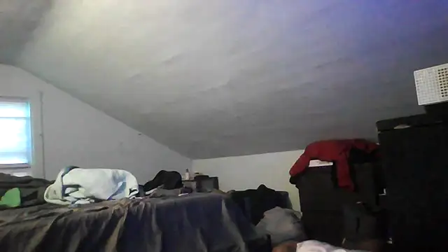 Snapshot of ReeferMadness59 chatting on 10.18.25 ReeferMadness59 online show from 10.18.25