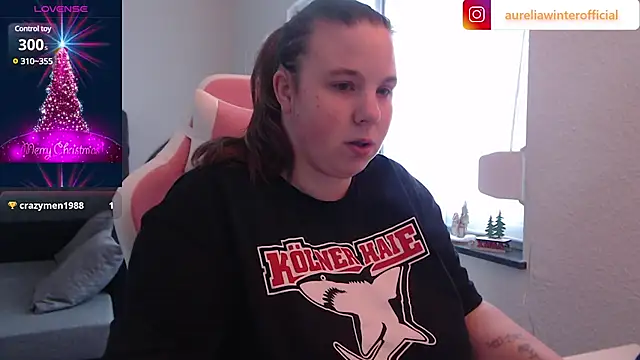 Snapshot of AureliaWinter chatting on 12.12.24 AureliaWinter online show from 12.12.24