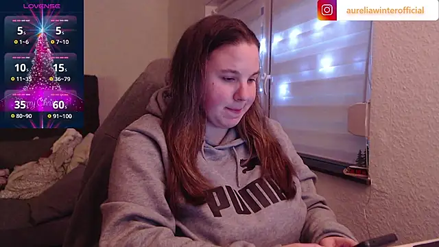 Snapshot of AureliaWinter chatting on 12.18.24 AureliaWinter online show from 12.18.24