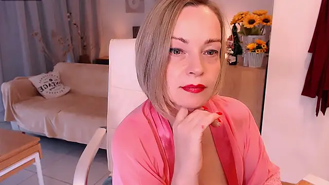 Tilly Eliot online show from 12.15.25