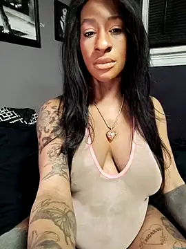 iitsolivia13 online show from 02.22.25