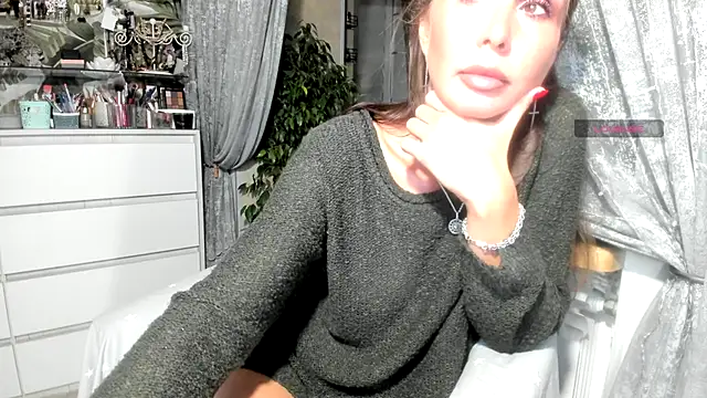 Snapshot of Aurora108 chatting on 10.04.25 Aurora108 online show from 10.04.25