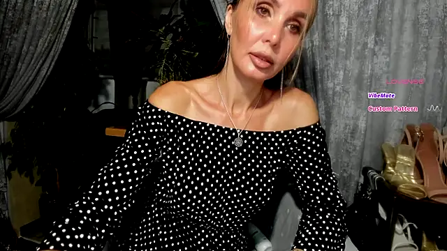 Snapshot of Aurora108 chatting on 10.15.25 Aurora108 online show from 10.15.25