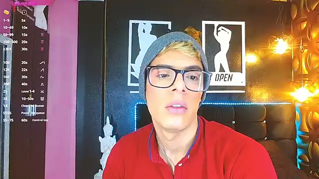 Snapshot of angel_sexyevil chatting on 12.16.24 angel sexyevil online show from 12.16.24