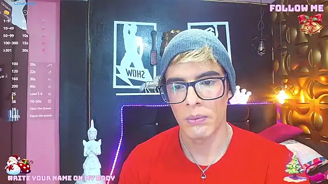 Snapshot of angel_sexyevil chatting on 01.04.25 angel sexyevil online show from 01.04.25