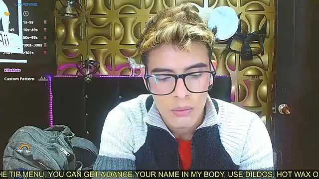 Snapshot of angel_sexyevil chatting on 01.27.25 angel sexyevil online show from 01.27.25
