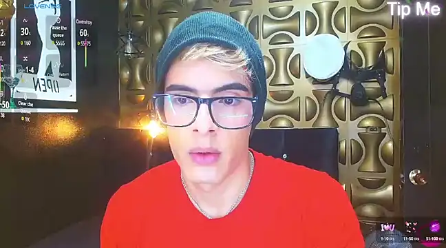 Snapshot of angel_sexyevil chatting on 02.08.25 angel sexyevil online show from 02.08.25