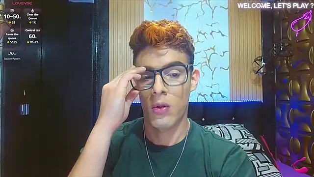 Snapshot of angel_sexyevil chatting on 10.06.25 angel sexyevil online show from 10.06.25