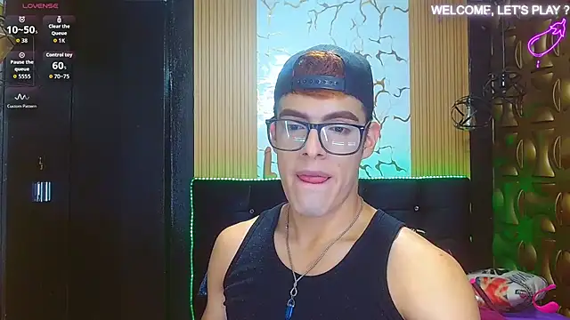 Snapshot of angel_sexyevil chatting on 10.11.25 angel sexyevil online show from 10.11.25