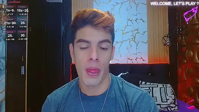 Snapshot of angel_sexyevil chatting on 10.15.25 angel sexyevil online show from 10.15.25