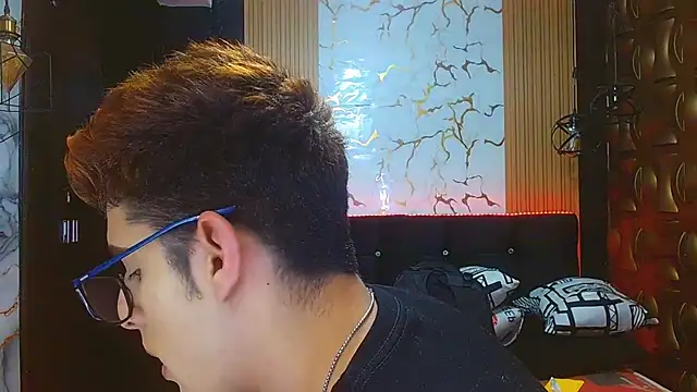 Snapshot of angel_sexyevil chatting on 10.18.25 angel sexyevil online show from 10.18.25