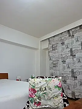 Snapshot of hotSANDRA_STARR chatting on 10.09.25 hotSANDRA STARR online show from 10.09.25