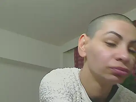 Snapshot of hotSANDRA_STARR chatting on 12.21.25 hotSANDRA STARR online show from 12.21.25