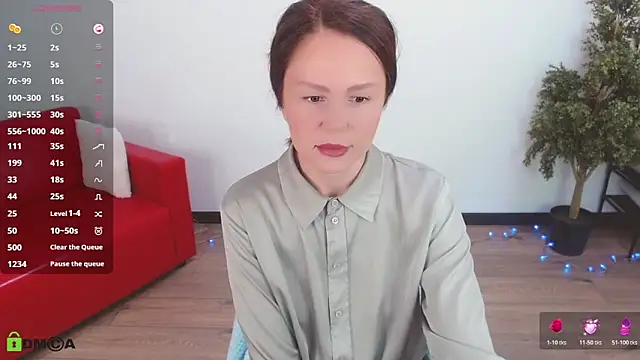 Snapshot of VickyGolden chatting on 06.07.26 VickyGolden online show from 06.07.26