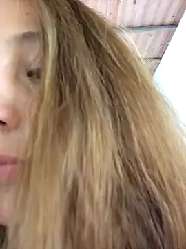 VickyHoult online show from 12.28.24