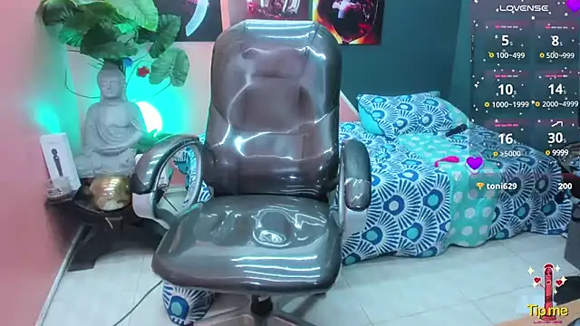 pearl weet online show from 02.16.25