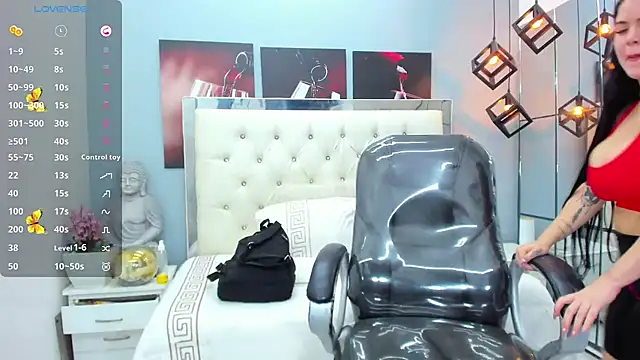 pearl weet online show from 10.14.25