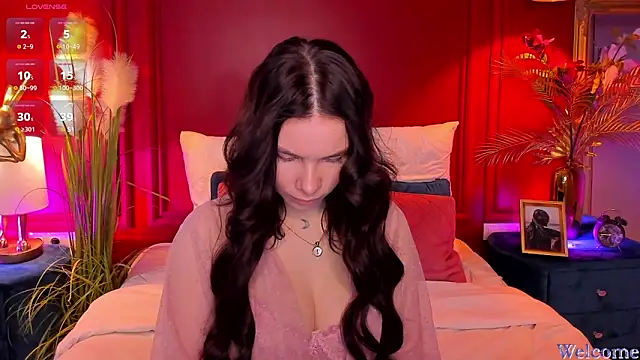 MiaMuse online show from 02.10.25