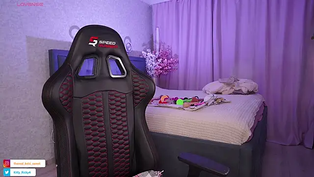 Kitty Ricky online show from 11.22.25