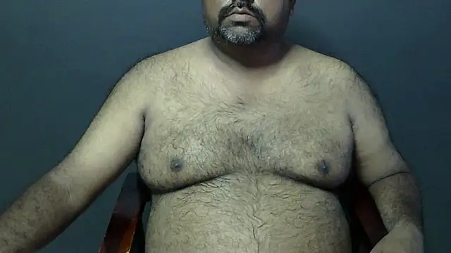 Snapshot of hairysubcub_70 chatting on 09.16.25 hairysubcub 70 online show from 09.16.25