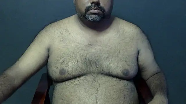 Snapshot of hairysubcub_70 chatting on 09.17.25 hairysubcub 70 online show from 09.17.25