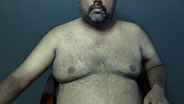 Snapshot of hairysubcub_70 chatting on 09.20.25 hairysubcub 70 online show from 09.20.25