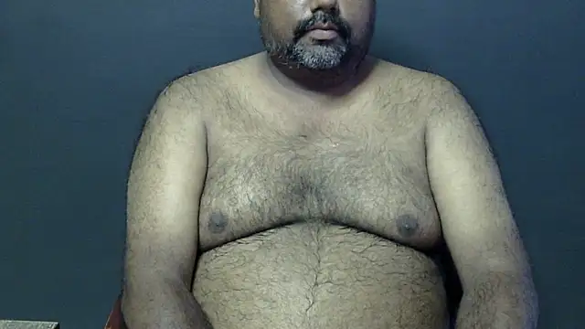 Snapshot of hairysubcub_70 chatting on 09.21.25 hairysubcub 70 online show from 09.21.25