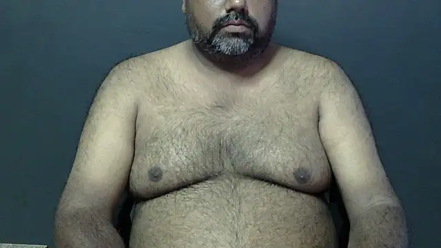 Snapshot of hairysubcub_70 chatting on 09.25.25 hairysubcub 70 online show from 09.25.25