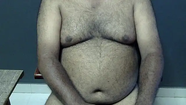 Snapshot of hairysubcub_70 chatting on 09.26.25 hairysubcub 70 online show from 09.26.25