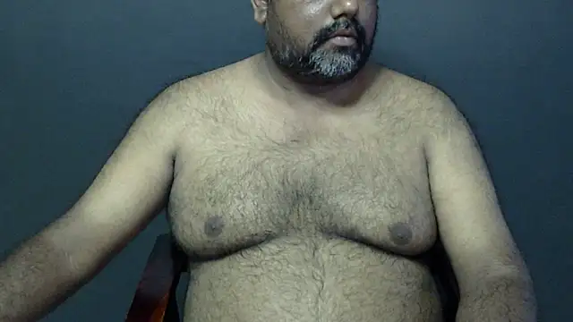 Snapshot of hairysubcub_70 chatting on 09.28.25 hairysubcub 70 online show from 09.28.25