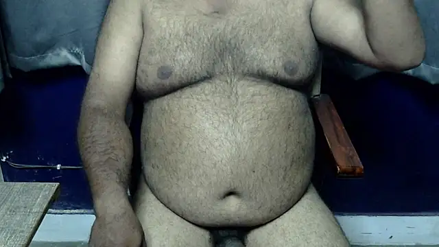 Snapshot of hairysubcub_70 chatting on 10.03.25 hairysubcub 70 online show from 10.03.25