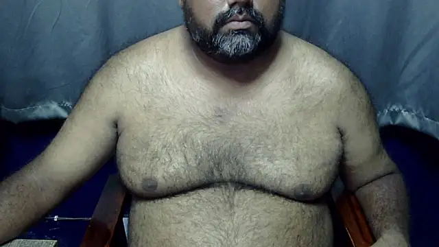 Snapshot of hairysubcub_70 chatting on 10.07.25 hairysubcub 70 online show from 10.07.25