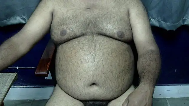 Snapshot of hairysubcub_70 chatting on 10.13.25 hairysubcub 70 online show from 10.13.25