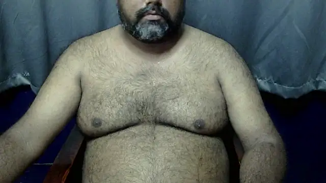 Snapshot of hairysubcub_70 chatting on 10.17.25 hairysubcub 70 online show from 10.17.25