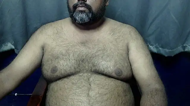 Snapshot of hairysubcub_70 chatting on 10.18.25 hairysubcub 70 online show from 10.18.25