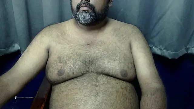 Snapshot of hairysubcub_70 chatting on 10.19.25 hairysubcub 70 online show from 10.19.25