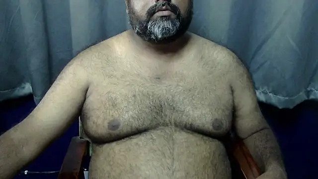 Snapshot of hairysubcub_70 chatting on 10.20.25 hairysubcub 70 online show from 10.20.25