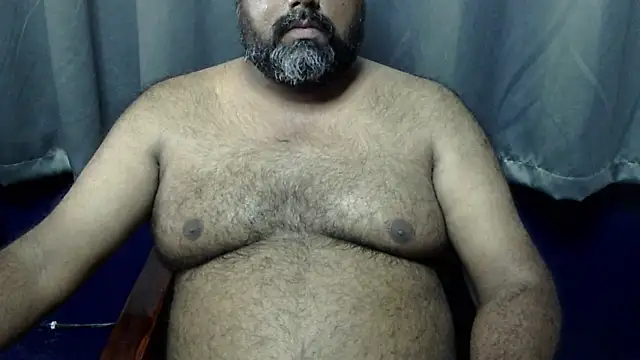 Snapshot of hairysubcub_70 chatting on 10.23.25 hairysubcub 70 online show from 10.23.25