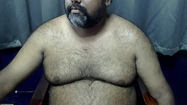 Snapshot of hairysubcub_70 chatting on 10.24.25 hairysubcub 70 online show from 10.24.25