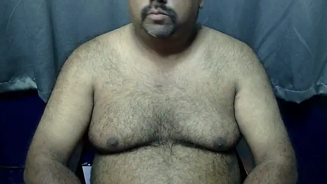 Snapshot of hairysubcub_70 chatting on 10.26.25 hairysubcub 70 online show from 10.26.25