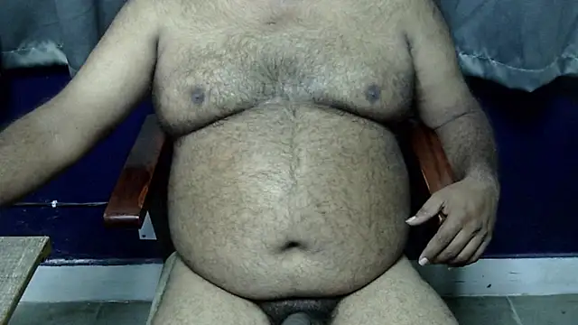 Snapshot of hairysubcub_70 chatting on 10.27.25 hairysubcub 70 online show from 10.27.25